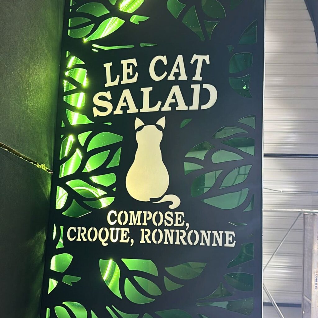 Sari Maintenance enseigne Le Cat Salad 1